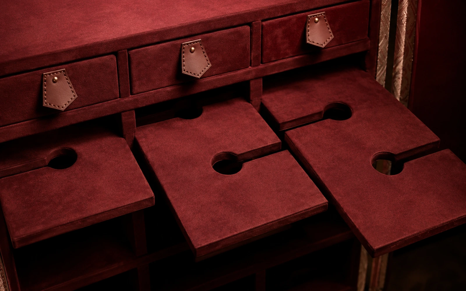 Organized inserts