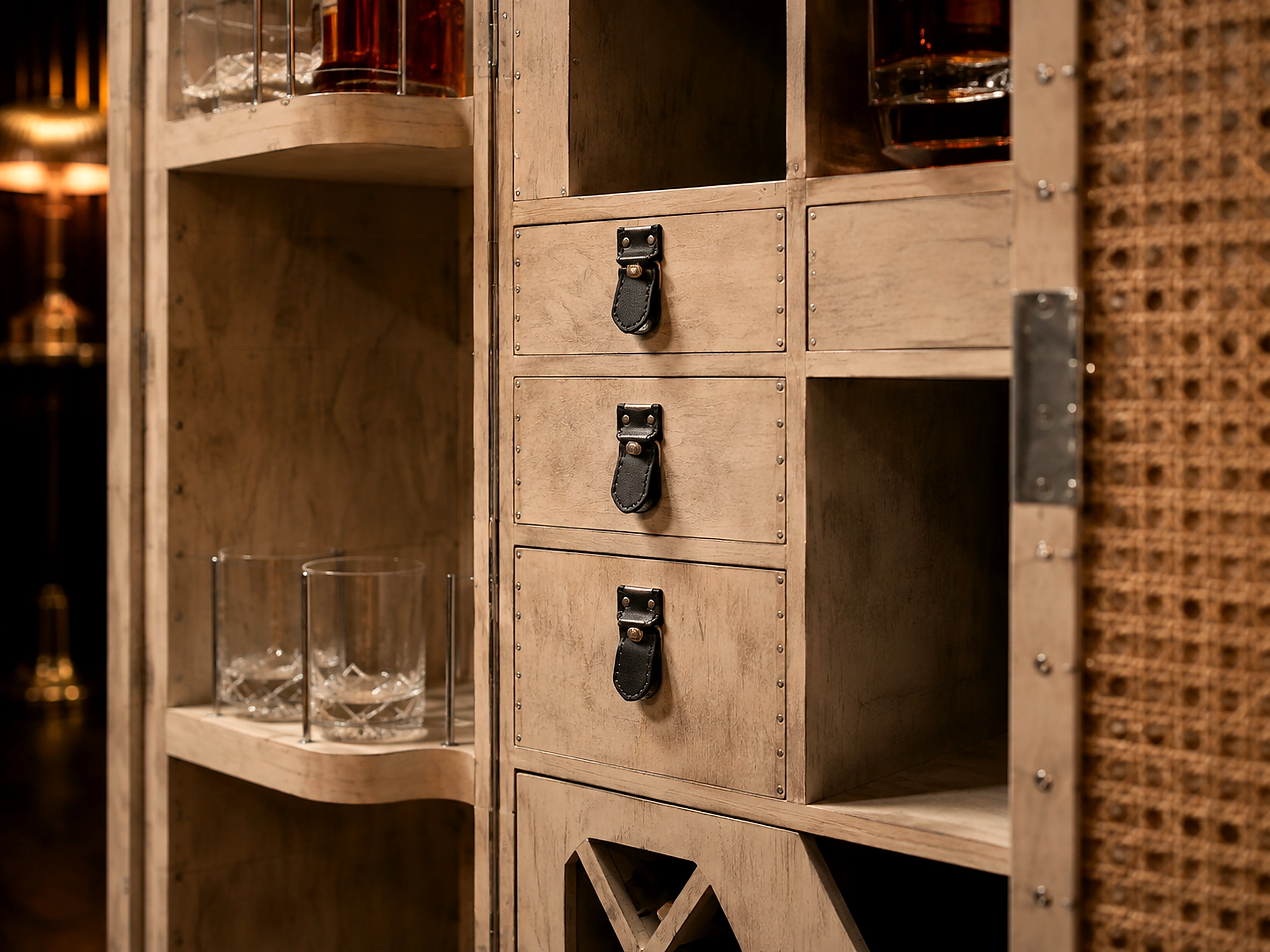 Drawer and hardware detail